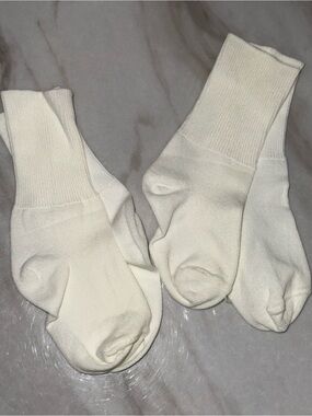 Cabbage patch kids 2 pairs of white socks